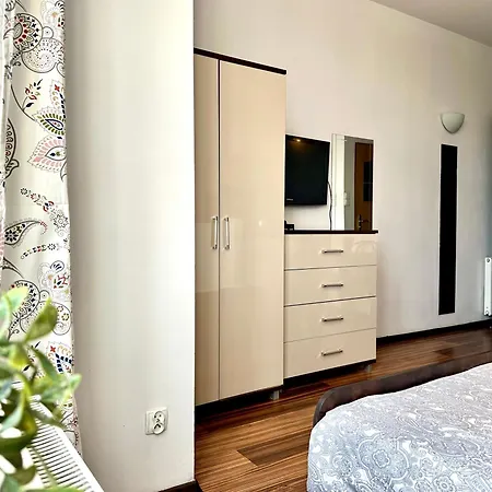 I & Parking Apartman *