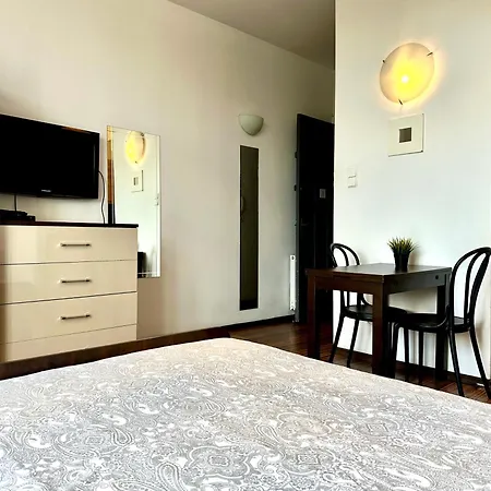 I & Parking Apartman *